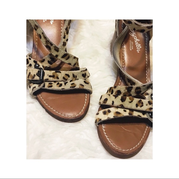 Anthropologie Shoes - Anthropologie leopard print sandals